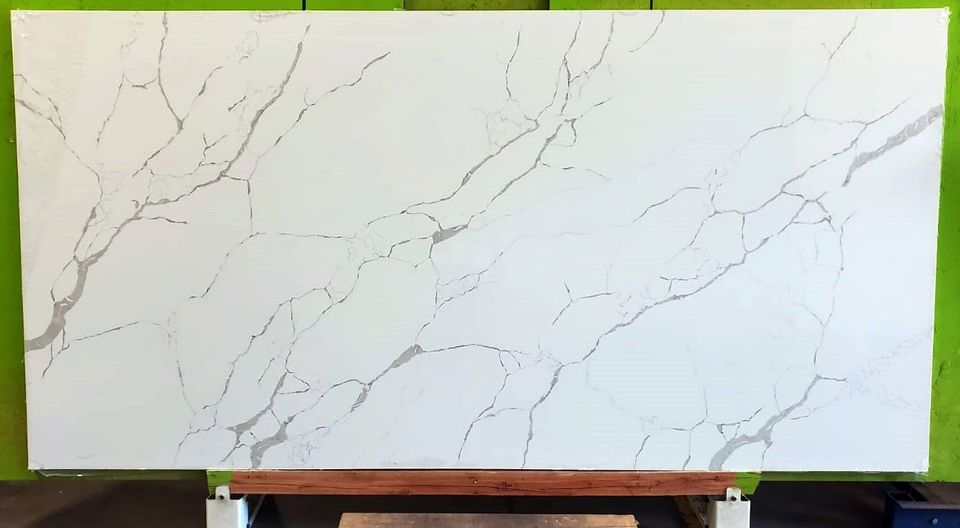 Covelano Jumbo quartz slab